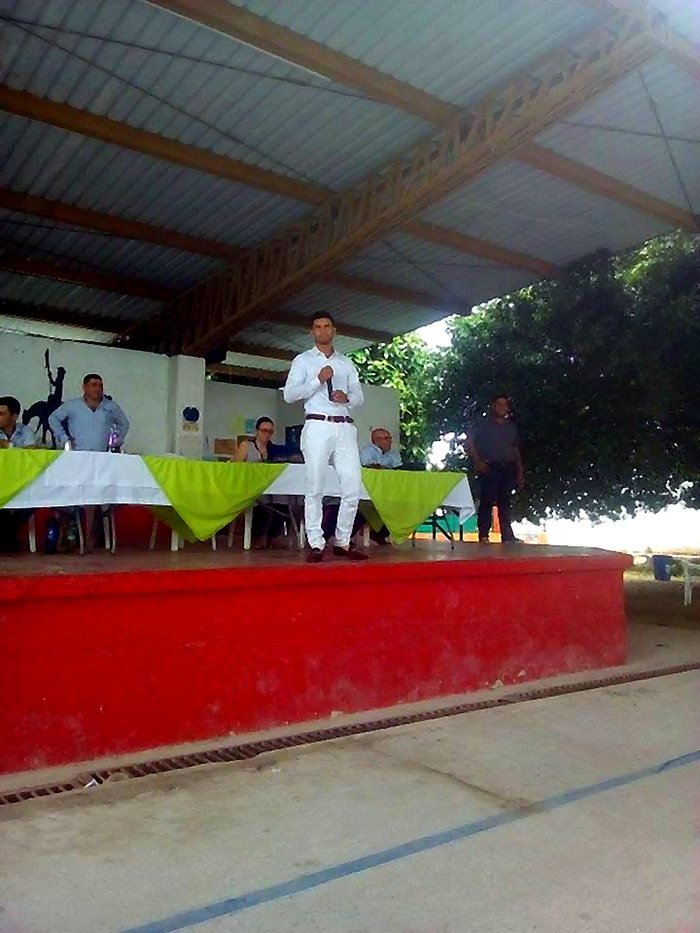 Jhonny Giraldo representando a los trabajadores